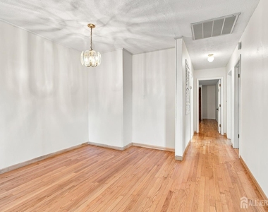 943 New Dover Road - Photo Thumbnail 8