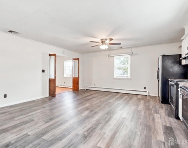 943 New Dover Road - Photo Thumbnail 6