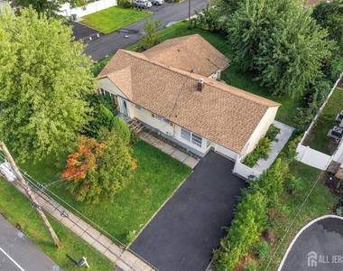 943 New Dover Road - Photo Thumbnail 2