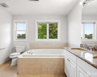 33 Melbloum Lane - Photo Thumbnail 17