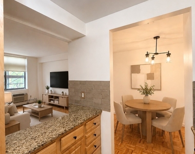 102 Bradhurst Avenue - Photo Thumbnail 2