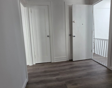 2226 63rd Street - Photo Thumbnail 9