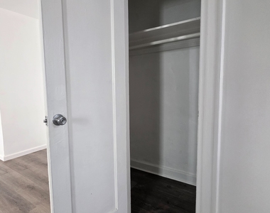 2226 63rd Street - Photo Thumbnail 8