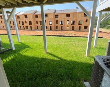 390 Seeback Drive - Photo Thumbnail 31
