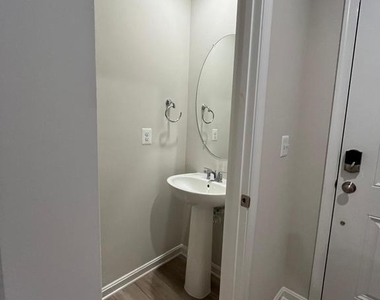 390 Seeback Drive - Photo Thumbnail 28