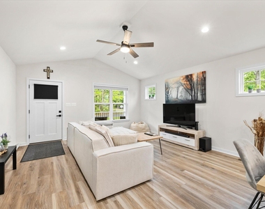 1274 Holly Vista Drive - Photo Thumbnail 6