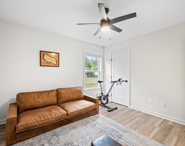 1274 Holly Vista Drive - Photo Thumbnail 17