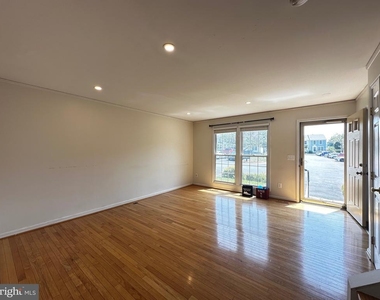 9799 Mock Orange Court - Photo Thumbnail 4