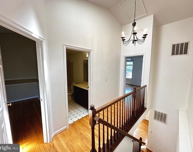 9799 Mock Orange Court - Photo Thumbnail 11