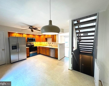 9799 Mock Orange Court - Photo Thumbnail 7