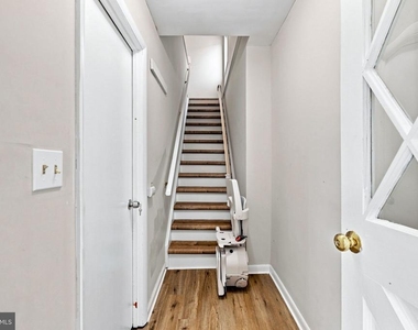 109 Biscayne Court - Photo Thumbnail 30
