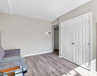 109 Biscayne Court - Photo Thumbnail 28