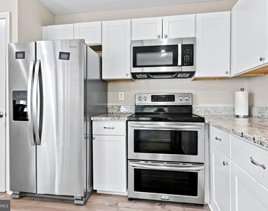 109 Biscayne Court - Photo Thumbnail 47