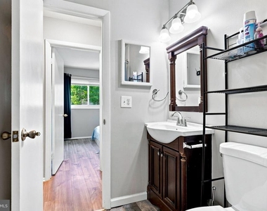 109 Biscayne Court - Photo Thumbnail 15