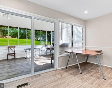 109 Biscayne Court - Photo Thumbnail 9