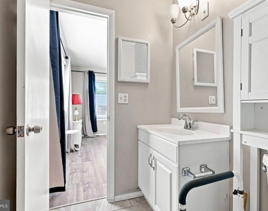109 Biscayne Court - Photo Thumbnail 18
