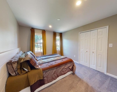7628 Chancellor Way - Photo Thumbnail 16