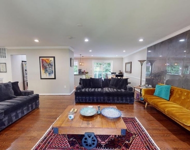7628 Chancellor Way - Photo Thumbnail 4