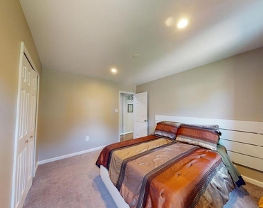 7628 Chancellor Way - Photo Thumbnail 17