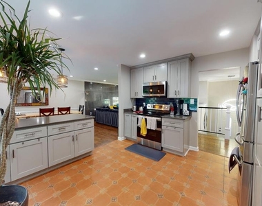 7628 Chancellor Way - Photo Thumbnail 7
