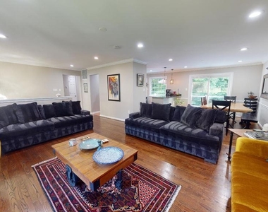 7628 Chancellor Way - Photo Thumbnail 5