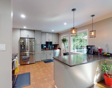 7628 Chancellor Way - Photo Thumbnail 8