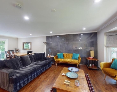 7628 Chancellor Way - Photo Thumbnail 3