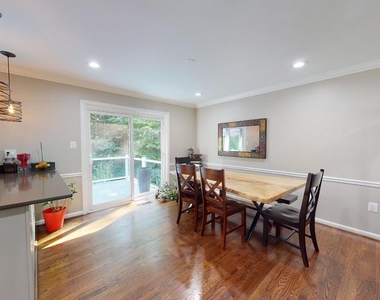 7628 Chancellor Way - Photo Thumbnail 10