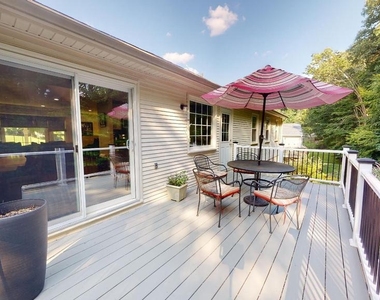 7628 Chancellor Way - Photo Thumbnail 23