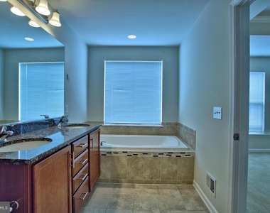 9612 Stockwell Lane - Photo Thumbnail 18