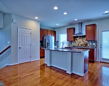 9612 Stockwell Lane - Photo Thumbnail 6