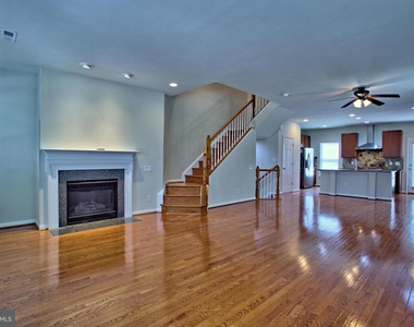 9612 Stockwell Lane - Photo Thumbnail 11