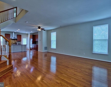 9612 Stockwell Lane - Photo Thumbnail 7