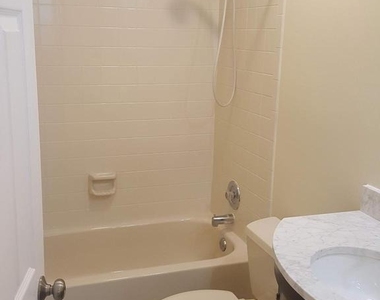 6921 Victoria Drive - Photo Thumbnail 10