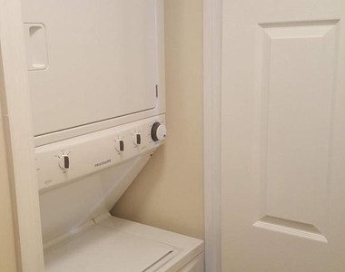 6921 Victoria Drive - Photo Thumbnail 9