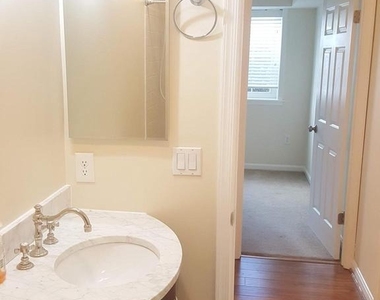 6921 Victoria Drive - Photo Thumbnail 11