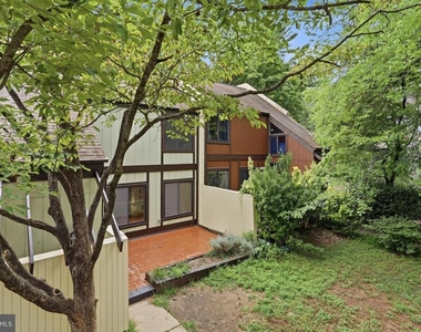 11092 Saffold Way - Photo Thumbnail 3