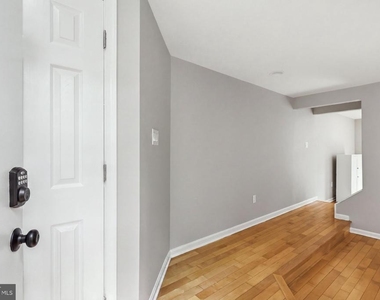 11092 Saffold Way - Photo Thumbnail 4