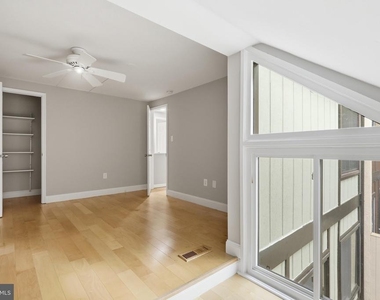 11092 Saffold Way - Photo Thumbnail 19