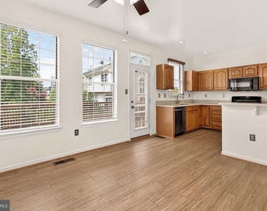 14637 Stream Pond Drive - Photo Thumbnail 20