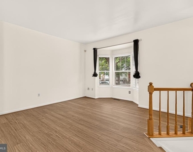 14637 Stream Pond Drive - Photo Thumbnail 7