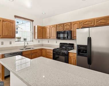 14637 Stream Pond Drive - Photo Thumbnail 13