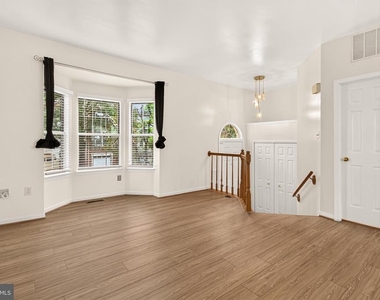 14637 Stream Pond Drive - Photo Thumbnail 6