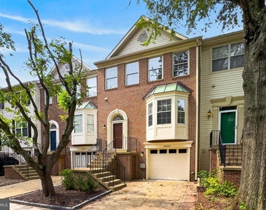 14637 Stream Pond Drive - Photo Thumbnail 2