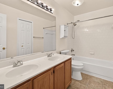 14637 Stream Pond Drive - Photo Thumbnail 34