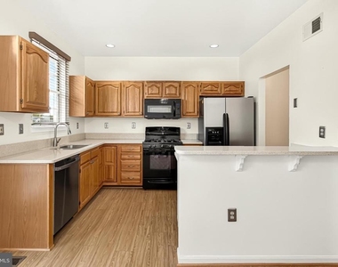 14637 Stream Pond Drive - Photo Thumbnail 14