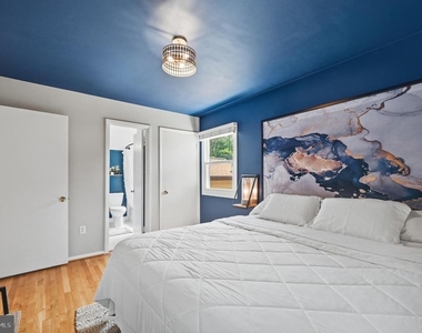 6426 Carriage Drive - Photo Thumbnail 31