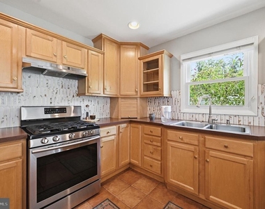 6426 Carriage Drive - Photo Thumbnail 14