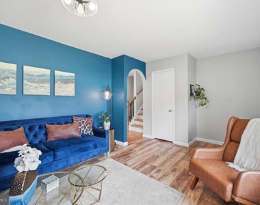 6426 Carriage Drive - Photo Thumbnail 12