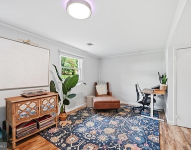 6426 Carriage Drive - Photo Thumbnail 5